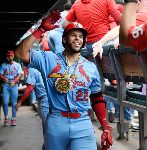 Báez blasts 3 homers in MLB debut